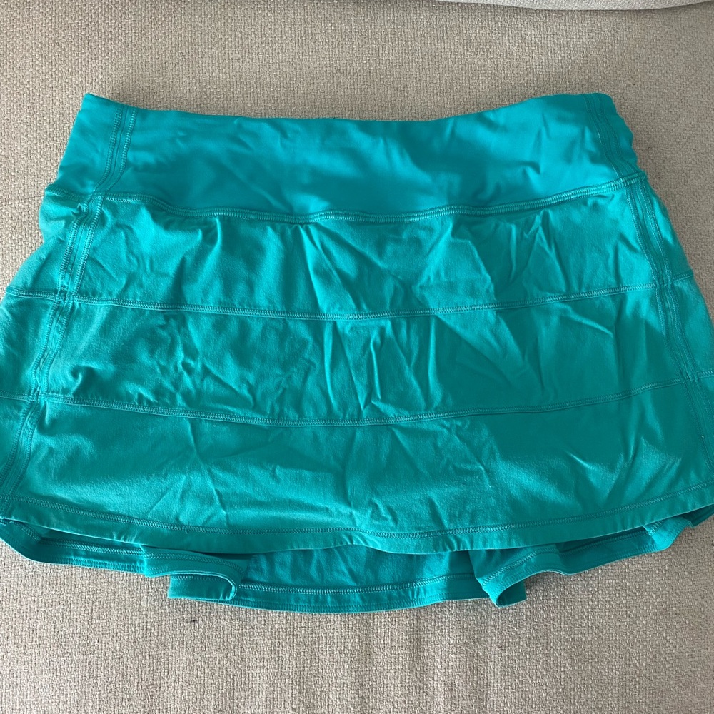 Teal lululemon tennis skirt. Size 6
